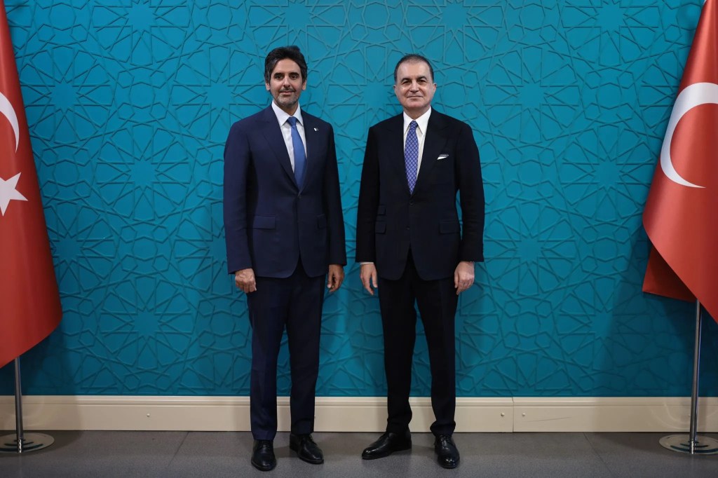 Ömer Çelik Katar Büyükelçisi İle Görüştü