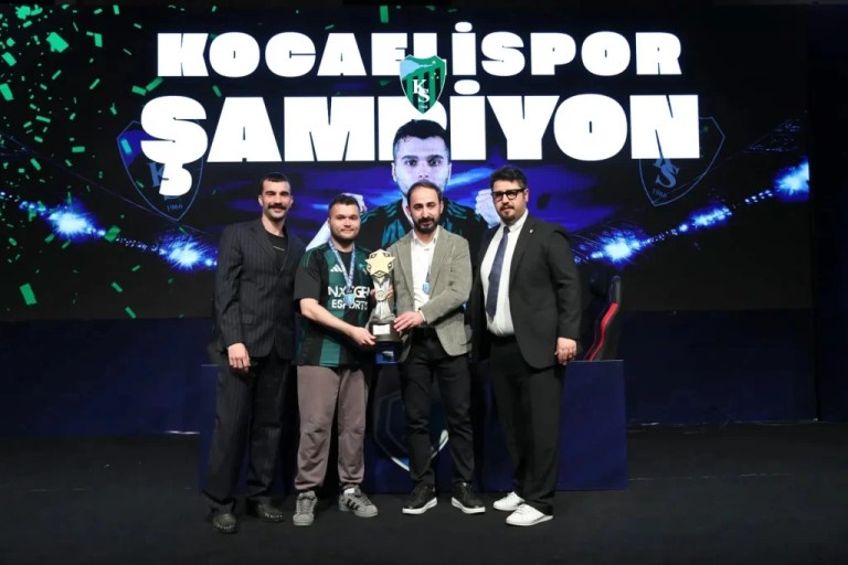 Kocaelispor eSüper Kupa’yı müzesine götürdü