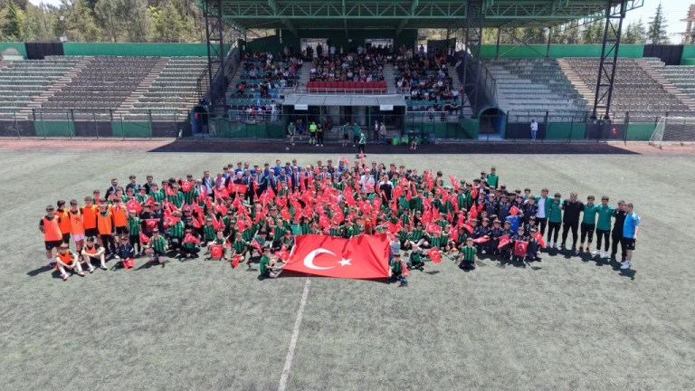 Çayırova’da 19 Mayıs Gençlik Turnuvası başladı