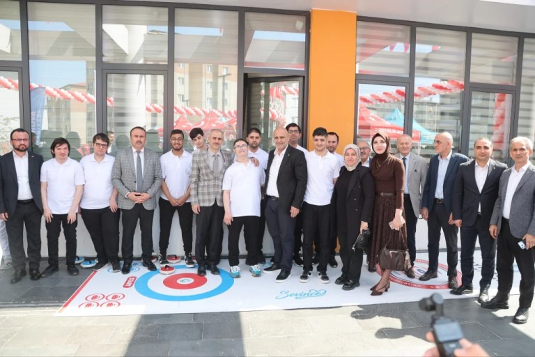 Çayırova’da özel bireyler hünerlerini sergiledi