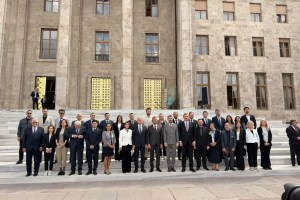 CHP Karamürsel heyeti Özel ile buluştu