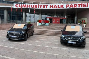 CHP’de araç gerilimi tırmandı