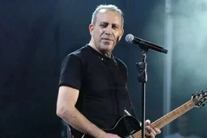 Haluk Levent sahnede fenalaştı