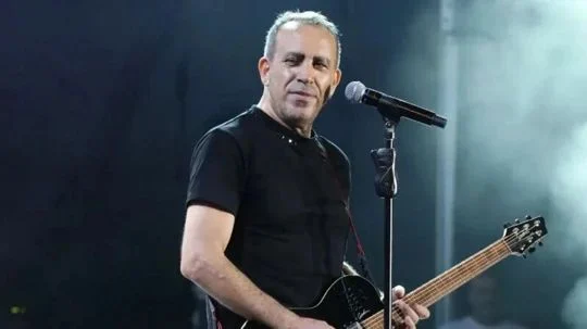 Haluk Levent sahnede fenalaştı