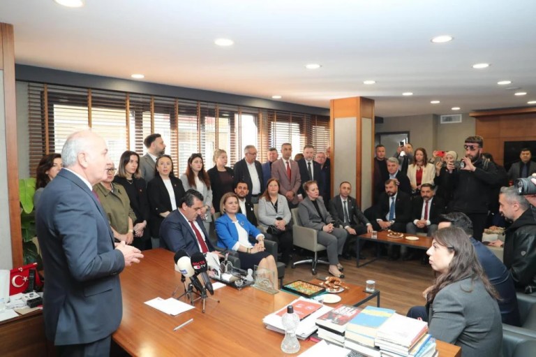 CHP’li Karasu Kocaeli örgütüyle buluştu