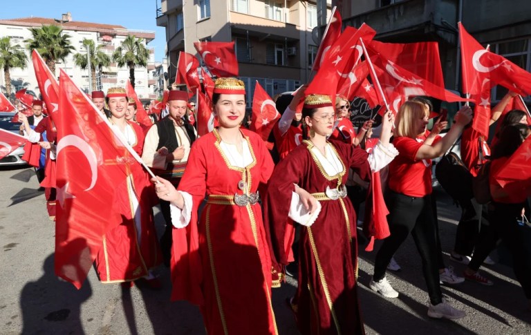 Darıca’da 19 Mayıs coşkusu Gençlik Şöleni