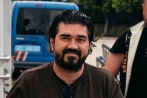 Ünlü yorumcu Rasim Ozan Kütahyalı tutuklandı!