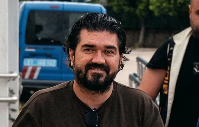 Ünlü yorumcu Rasim Ozan Kütahyalı tutuklandı!