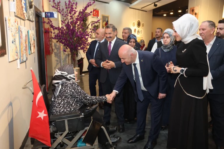 Darıca’da engelsiz yetenekler sahne aldı
