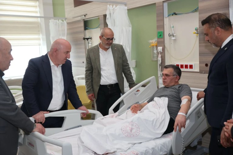 Darıca’da Muhtar Topal’a moral ziyareti