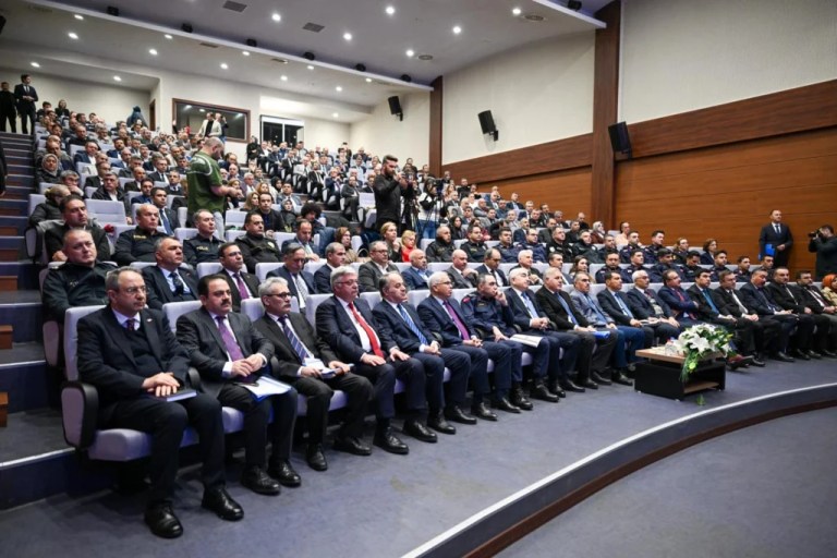 Vali Aktaş başkanlığında okul güvenliği masaya yatırıldı