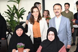 Şehit annelerine Vali Aktaş’tan Anneler Günü ziyareti