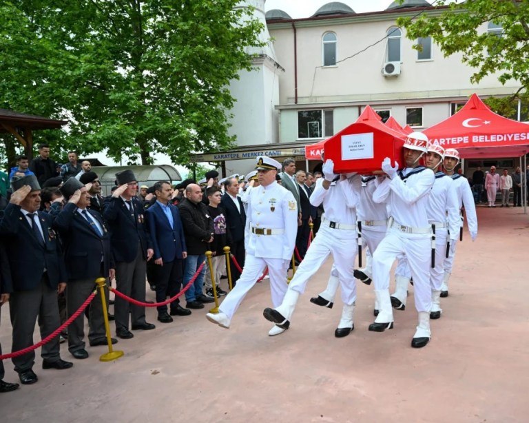 Vali Aktaş, Kıbrıs Gazisi İsmail Eren’in cenazesine katıldı
