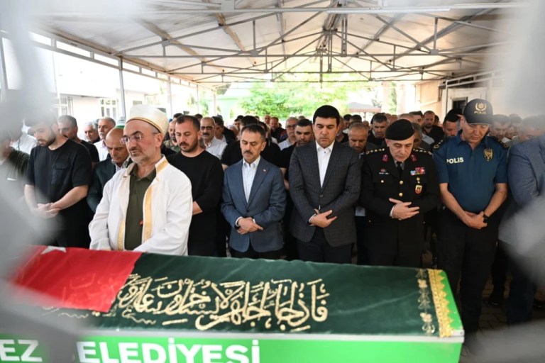 Şehit annesi Makbule Aksoy son yolculuğuna uğurlandı