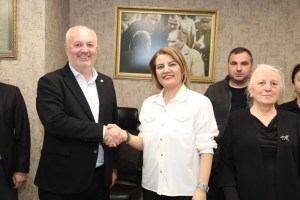 İzmit Belediyesi’nde işçi zammı sevinci