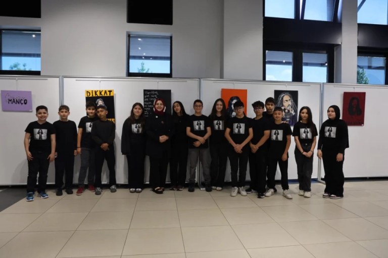 Kartepe’de Barış Manço sergisi açıldı