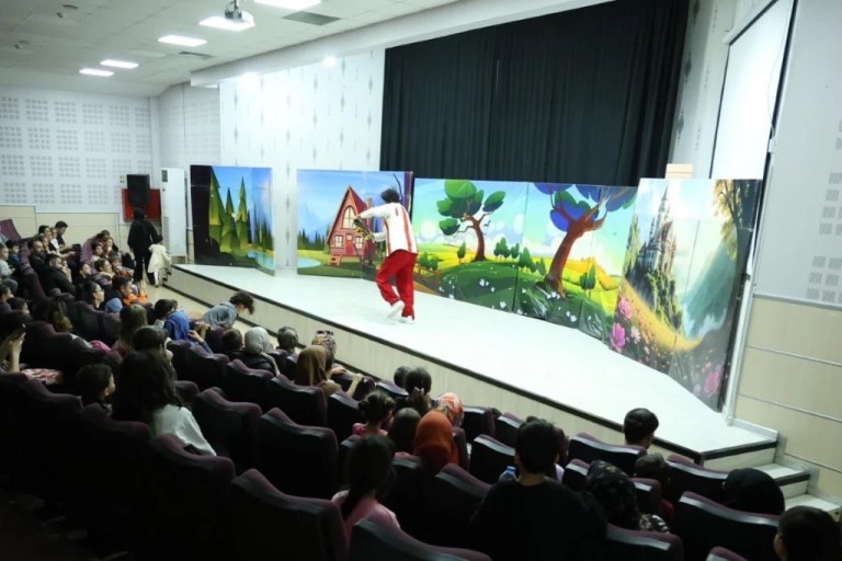 Kartepe’de çocuklar ‘Miyav Karnavalı’ ile coştu