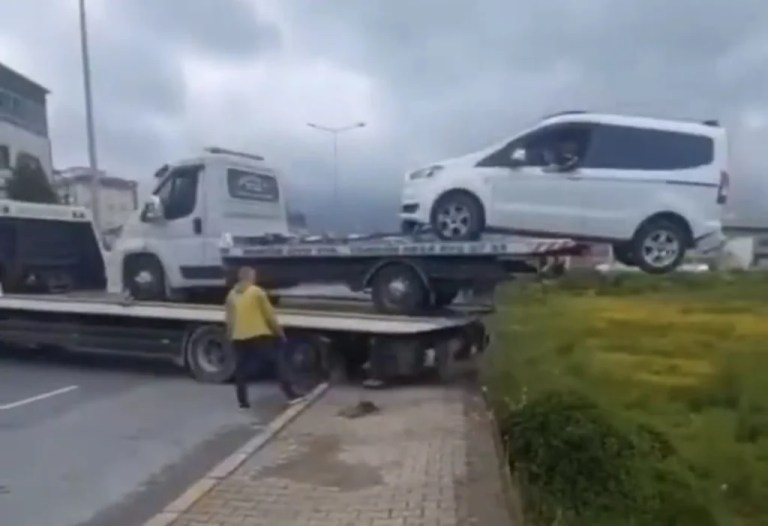 Gebze’de çekicili kurtarma nefes kesti!
