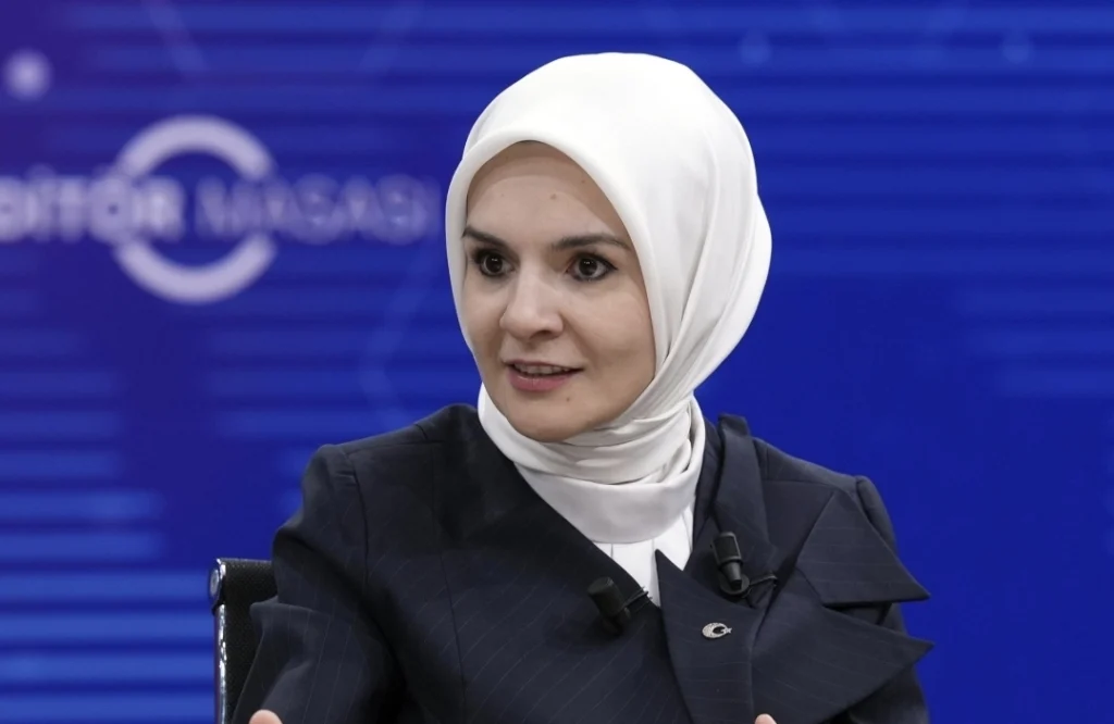 Göktaş: Annelik başka sevgiyle ikame edilemez