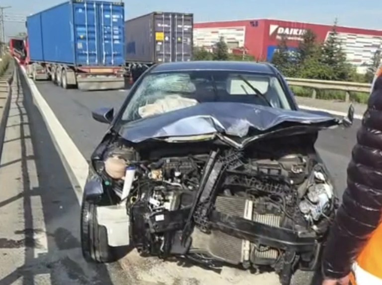 Çayırova bağlantı yolunda kaza: 2 yaralı!