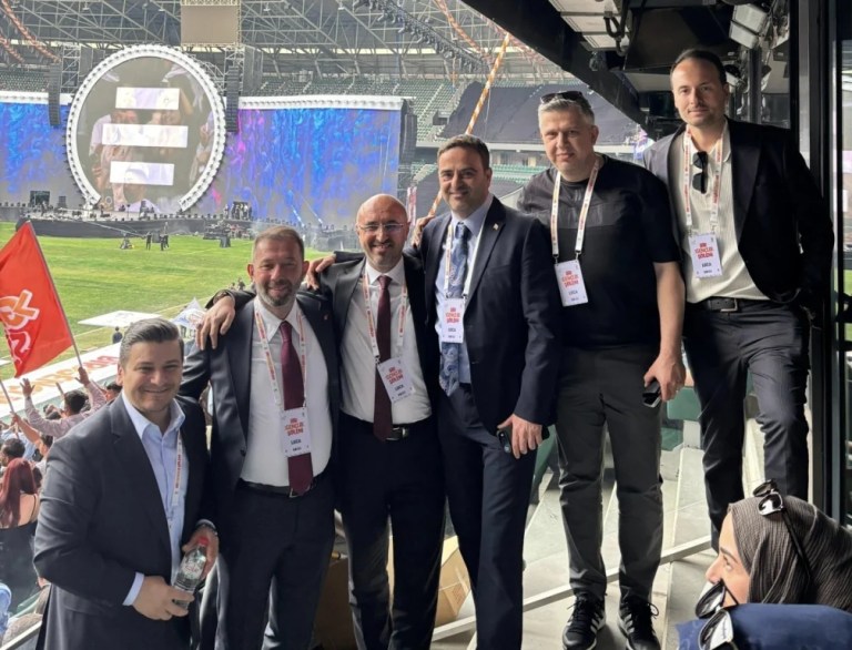 AK Parti eski gençlik başkanları şölende buluştu