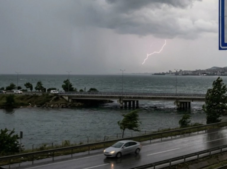 Kocaeli’ye kuvvetli sağanak uyarısı
