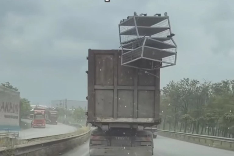 Tehlikeli yük Gebze’de paniğe yol açtı!