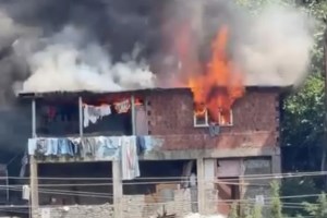 Dilovası’nda ev alev alev yandı!