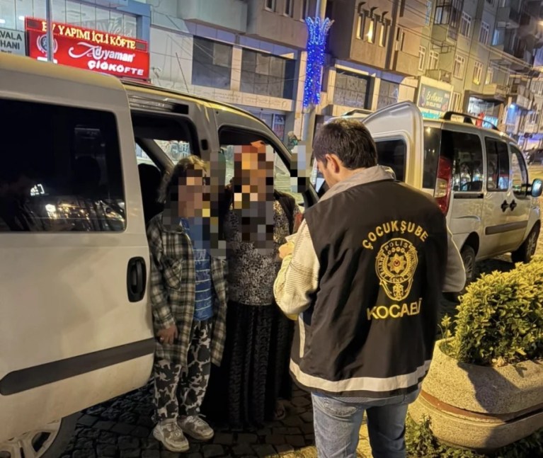 Dilenen çocuklar ailelerine teslim edildi!