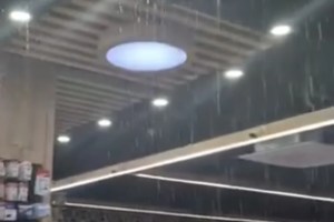 İlimtepe’de sağanak sonrası market sular altında kaldı!