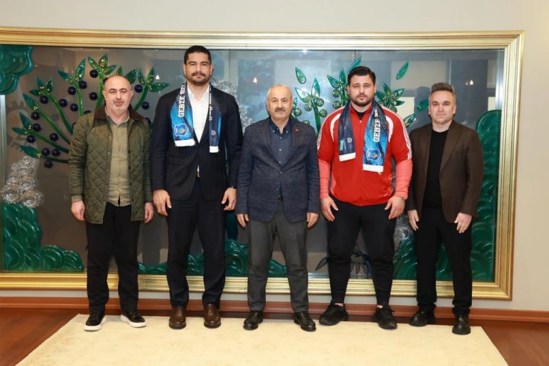 Başkan Büyükgöz’e güreş camiasından ziyaret