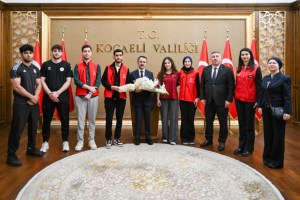 Gençlerden Vali Aktaş’a 19 Mayıs ziyareti