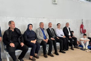 Dilovası’nda 19 Mayıs yüzme coşkusu yaşandı