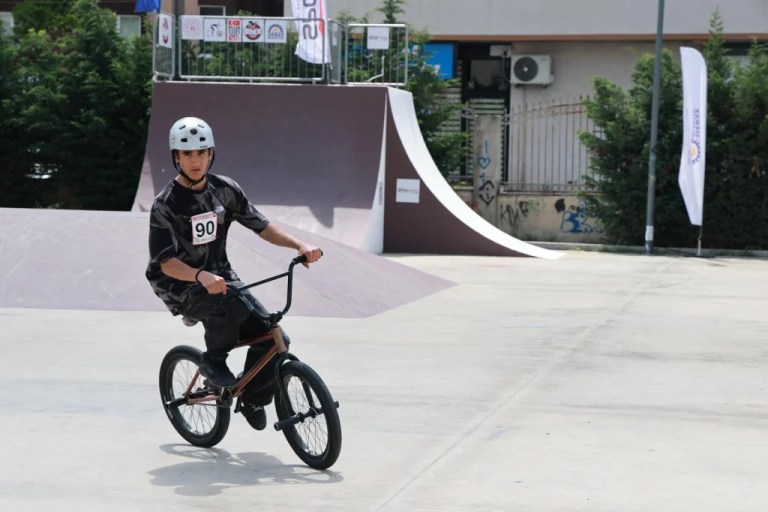 BMX Şampiyonası Gebze’de nefes kesti