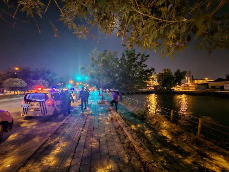 Adana'da Sulama Kanalına Düşen Genç Kayboldu