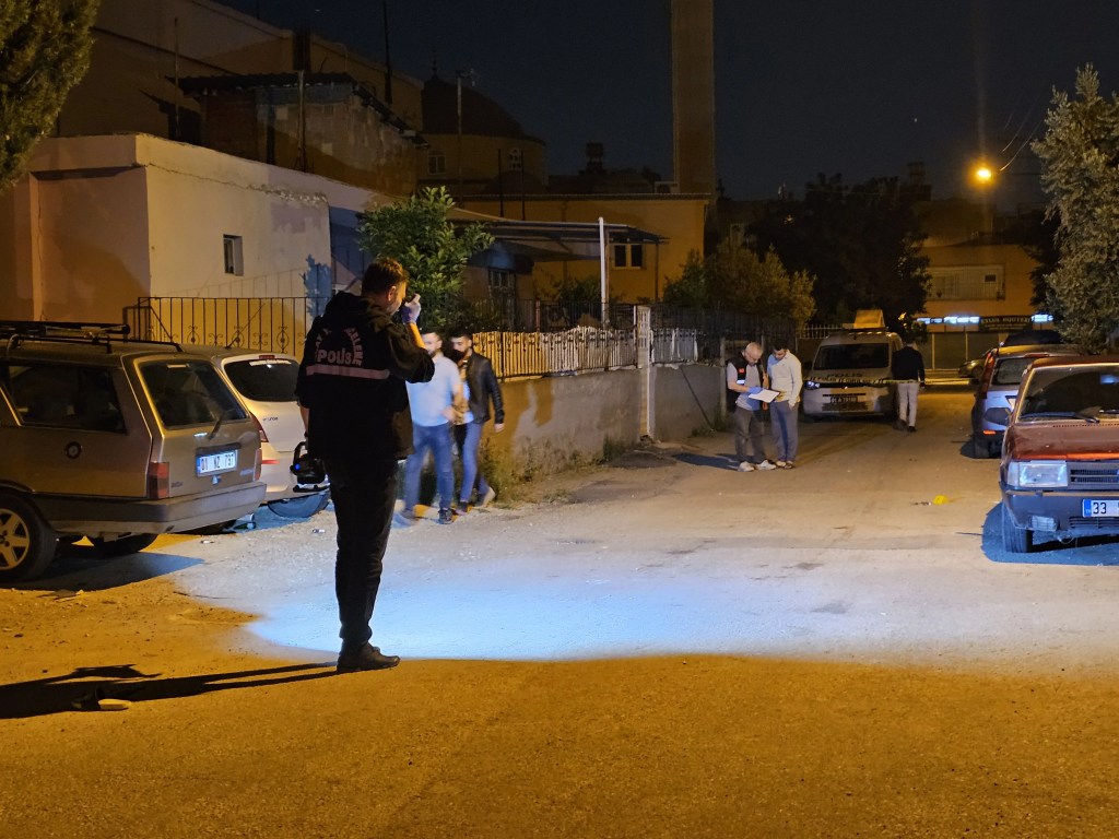 Adana'da Gürültü Kavgası: 5 Kişi Yaralandı