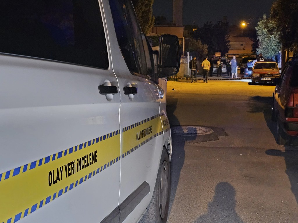 Adana'da Gürültü Kavgası: 5 Kişi Yaralandı