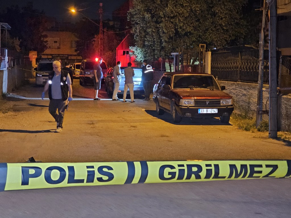Adana'da Gürültü Kavgası: 5 Kişi Yaralandı