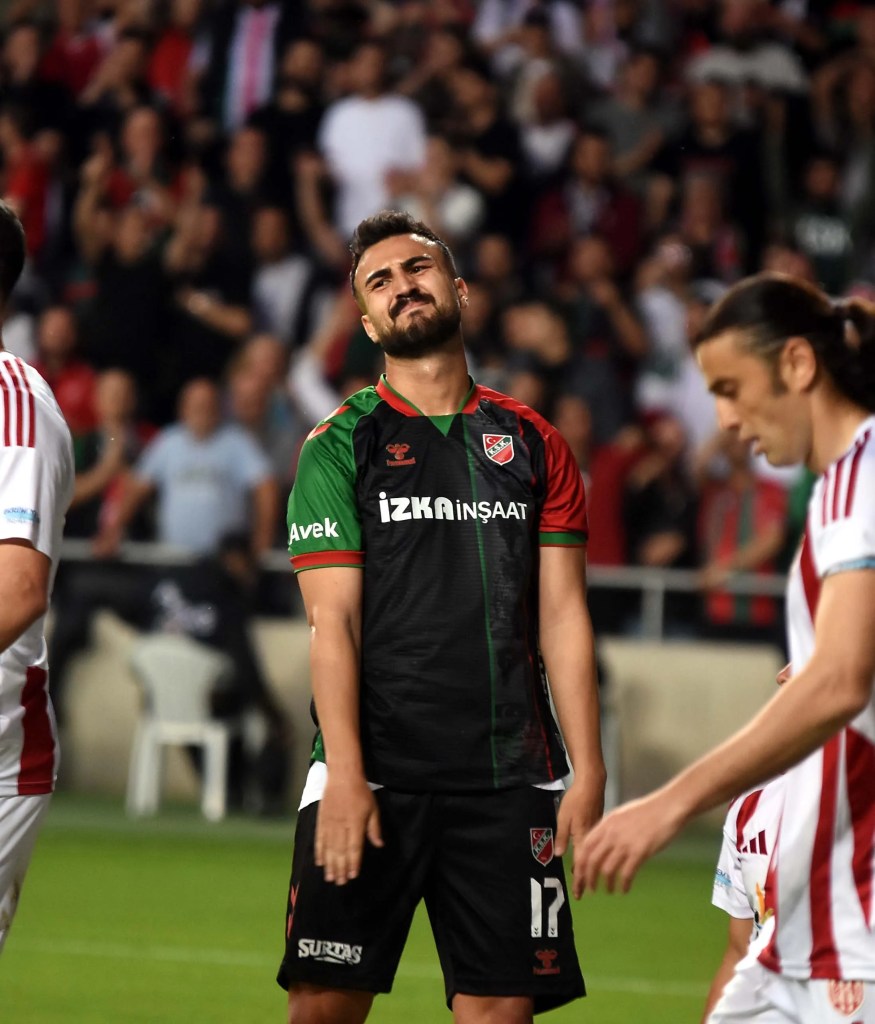Karşıyaka'nın Geleceği Belirsizliklerle Dolu