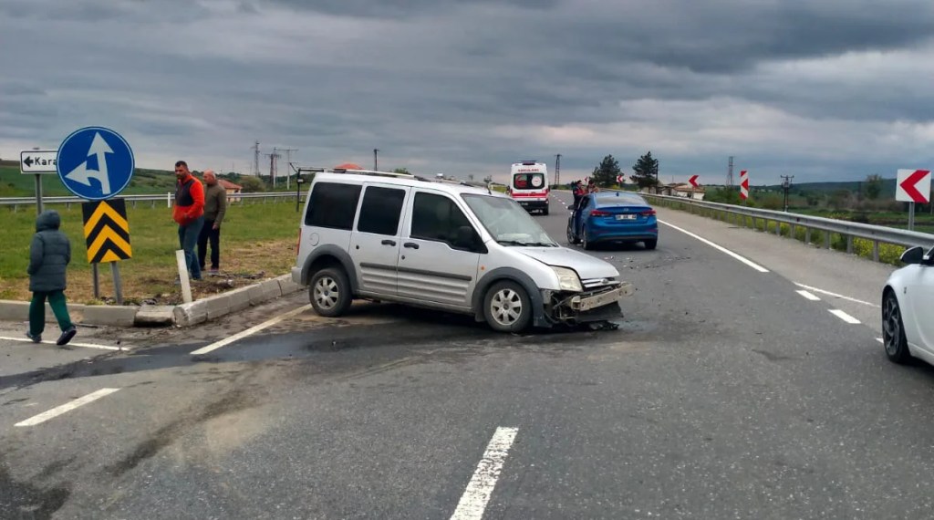 Enez Kaymakamı Trafik Kazasında Yaralandı