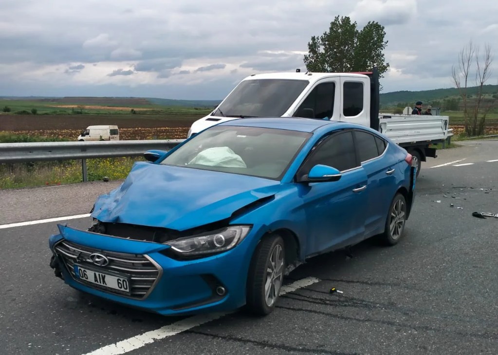 Enez Kaymakamı Trafik Kazasında Yaralandı