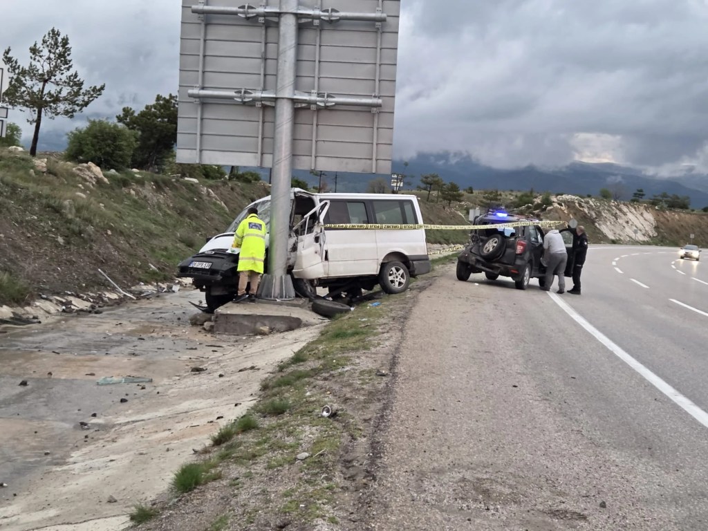 Ankara'da minibüs kazası: 1 kişi hayatını kaybetti