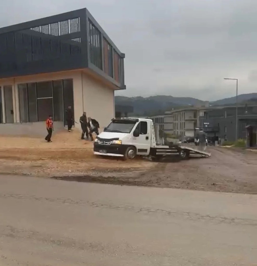 Bursa'da çekici sürücüsü tartışma sonrası dehşet saçtı