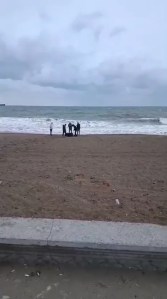 Karasu Sahilinde Bulunan Çantadan Uyuşturucu Çıktı