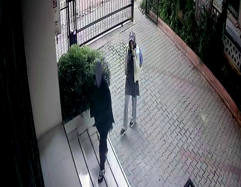 Adana'da Hırsızlık: Çaldıkları Parayla Alışveriş Yaptılar