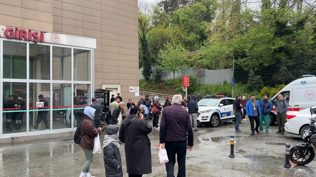 Sarıyer'de Hastanede Yangın Paniği