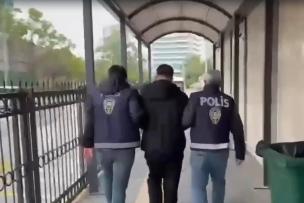 Firari Hükümlü Gardıropta Yakalandı
