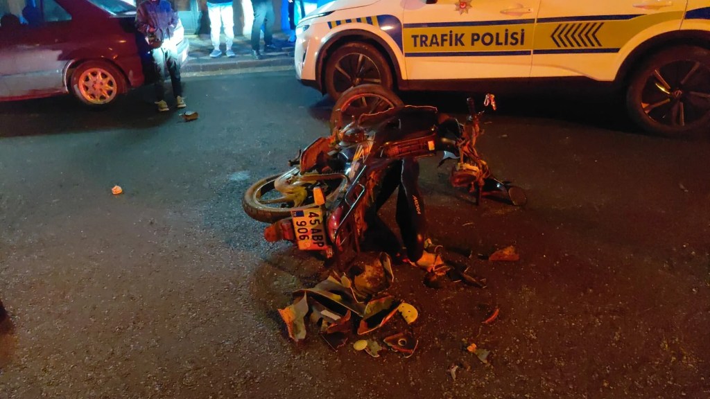 Manisa'da Motosiklet Kazası: Sürücü Ağır Yaralı