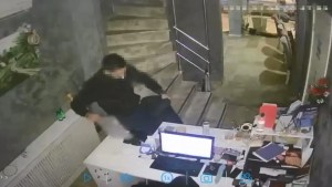 Taksim'de Dizüstü Bilgisayar Hırsızı Yakalandı