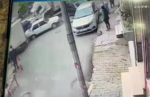 Bağcılar'da Kontrolden Çıkan Kamyon 8 Araca Çarptı